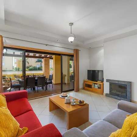 Sunny Haven Daire Vilamoura